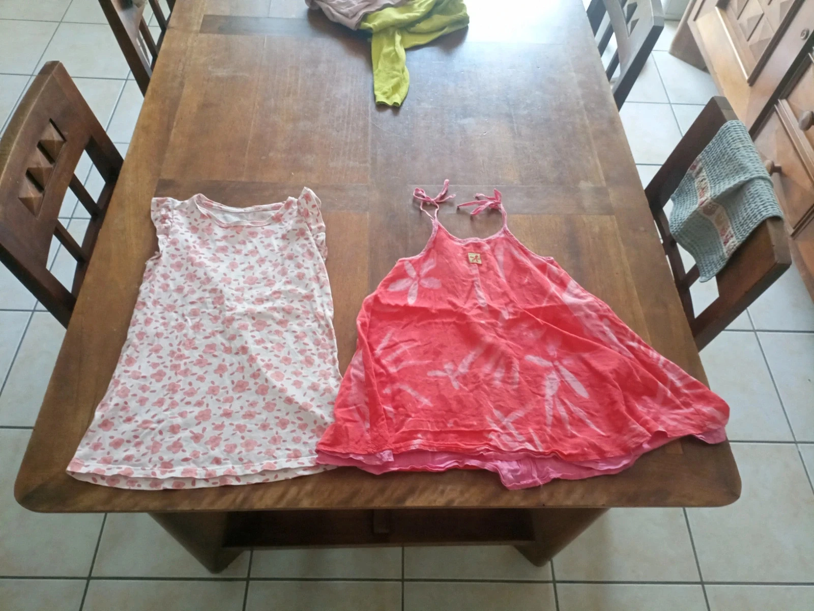 Lot de 2 robes taille 4 ans